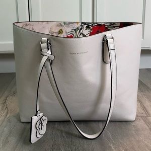 White Tote with Matching Wristlet